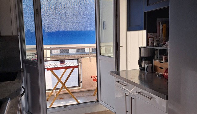 Very quiet apartment located in the city center on the top floor with elevator.