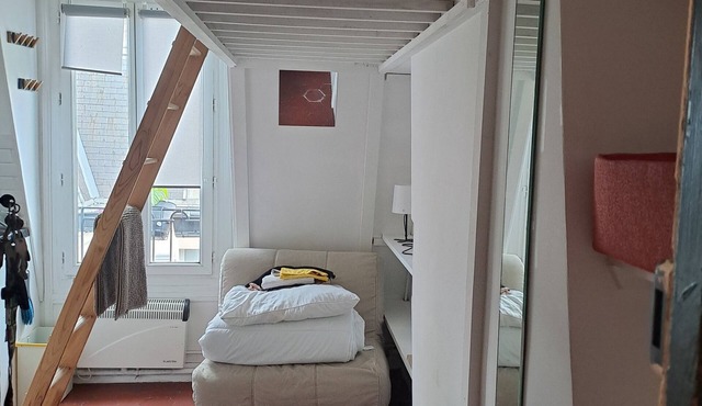 Very quiet, close to Saint Placide metro station and shops.