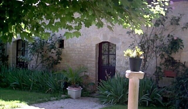 VERY QUIET single-storey GITE PROMO EASTER HOLIDAY