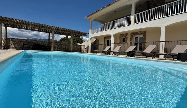 VERY QUIET SPACIOUS VILLA, SEA AND MOUNTAIN VIEWS, 500M FROM THE BEACH