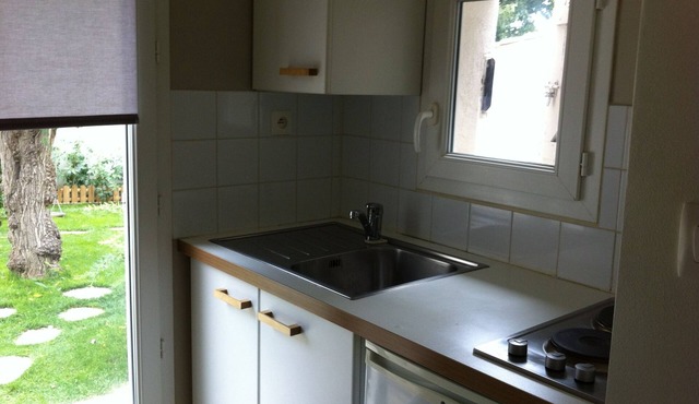 Very quiet studio in the Heights Marseilles, 20 minutes from the City Centre