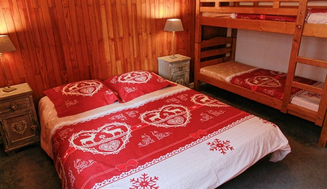 Very spacious apartment with a large bedroom