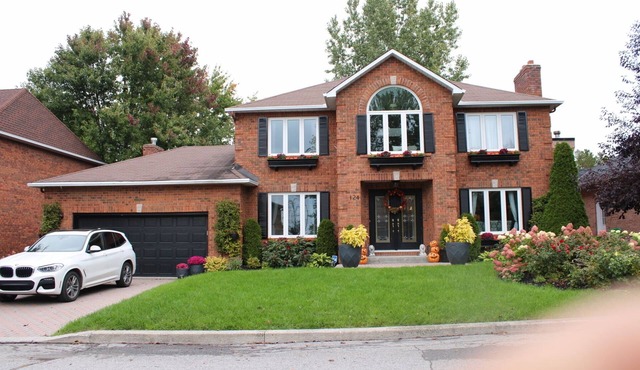 Very spacious 3 bedroom apartment located in luxury home in Gatineau