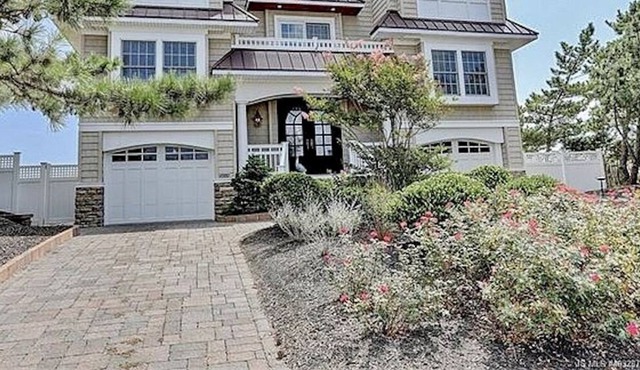 VERY SPACIOUS OCEANFRONT BEAUTY WITH BAY AND OCEAN VIEWS