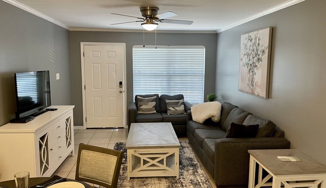 Very Spacious, Open Floor Plan 2 Bedroom Apt.