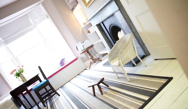 Very spacious room of Victorian home central Lewes