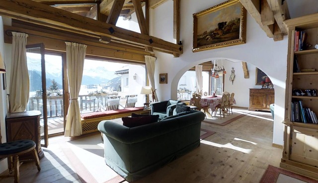 Very spacious, tastefully furnished 5-room-maisonette-apartment with a big balco