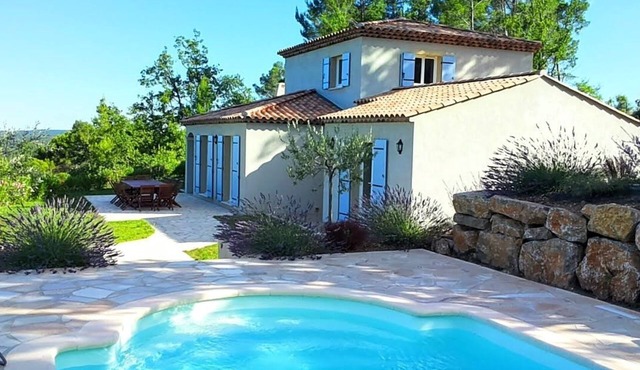 Very Spacious Villa With Stunning Views, Heated Pool and Air Conditionning