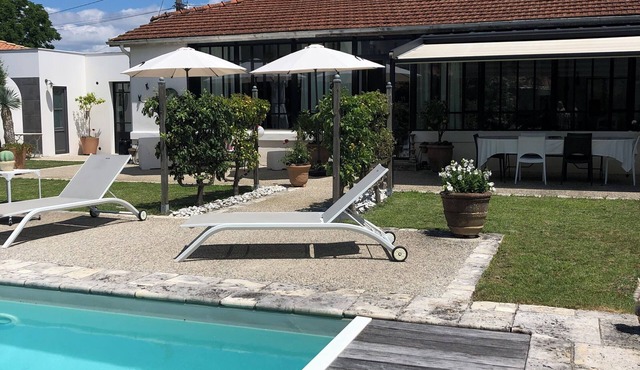 VERY SUNNY HOUSE WITH POOL