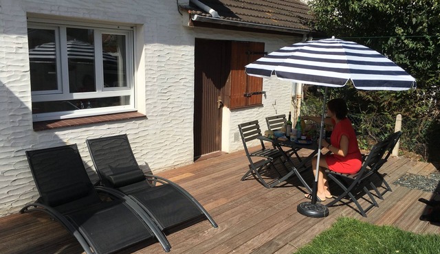 Very well exposed villa 8/10 people resort center, 300 meters from the beach.