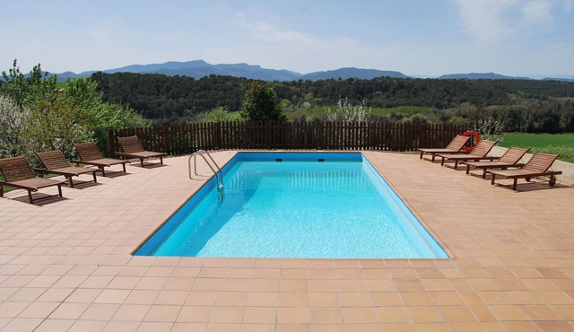 Very well located house with rustic charm for 4 people (near Girona, Costa Brava