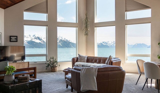 Vessel Beach House - Port, A Beachfront Oasis