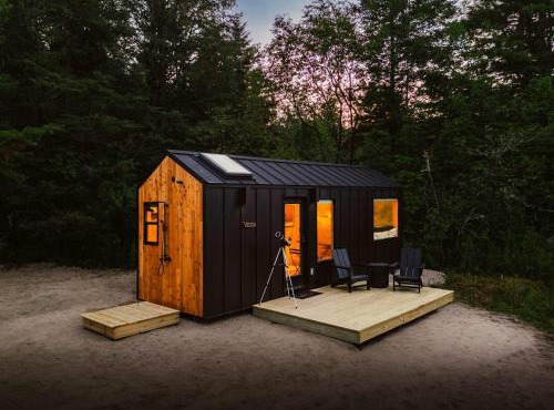 Vesta Nook With Shower Queen Bed & pullout sofa