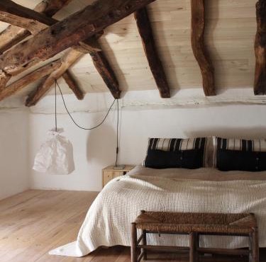 VESTIGES, ancien corps de ferme rénové selon l'esprit wabi-sabi