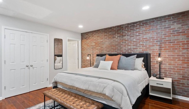 Vette City Stingray - Condo w/King Bed