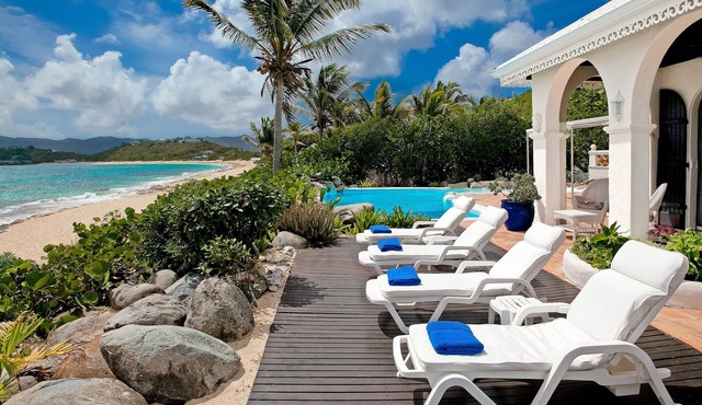 Villa La Mission - Magnificent 5-bedroom villa with private beach