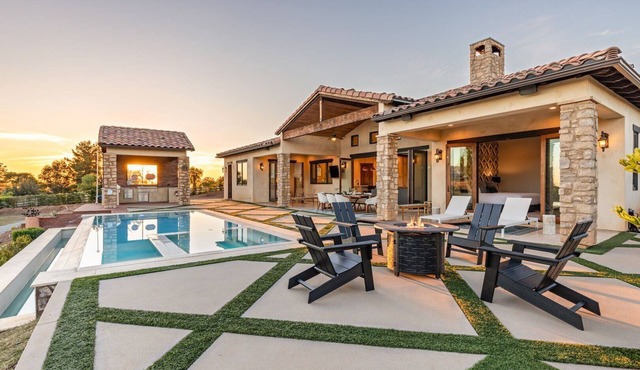 Via de la Sky Ranch | Sprawling Tuscan Villa in Wine Country