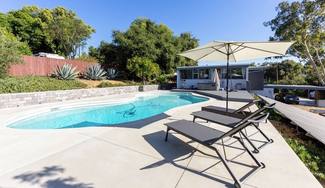 Via Rancho Vacation Estate - Pool, Spa, Grand Piano, EV charging, and minutes to winery