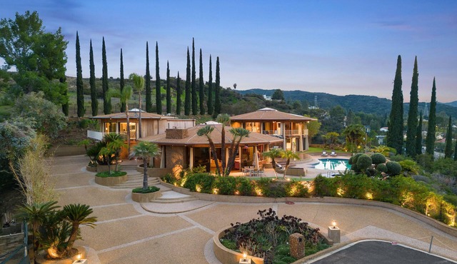 Via Vallarta - An Architecturally Significant California Modern Home