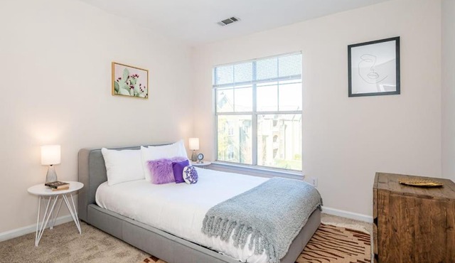 Viagem Durham Stylish 1BR With Balcony