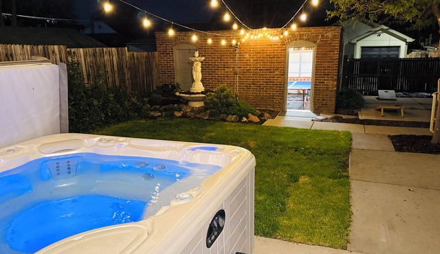 Vibe City! RiNo Escape w/HotTub, 2 Game Rooms, Private Backyard, 4th Night FREE