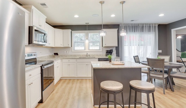 'Vibe Villa' w/Backyard ~ 8 Mi to Shaw AFB!