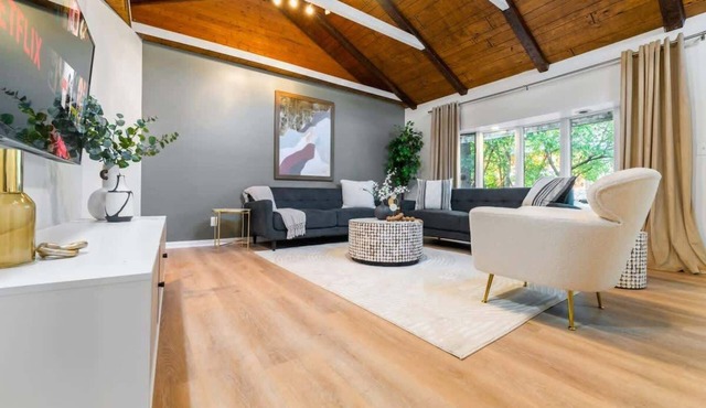 Vibey 3BR w/Tons of Light | LCP Collection