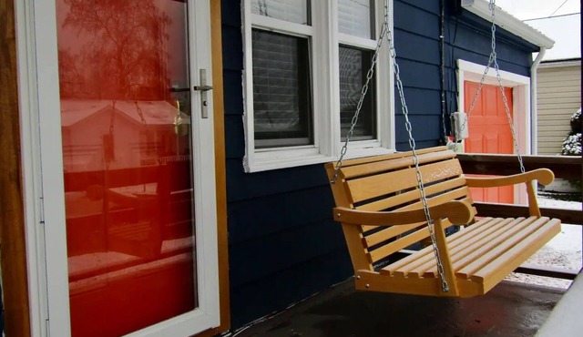 Vibrant 2 Bedroom Home, Conveniently Close To The New River Gorge National Park.