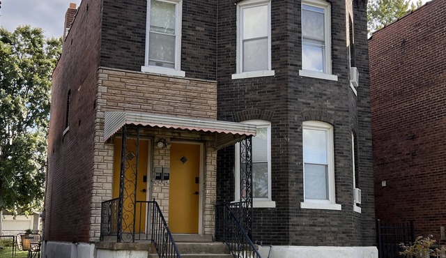 Vibrant 2 bedroom Home by the Hill