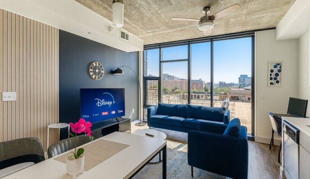 Vibrant 2BR Stay | Pool, Sauna & Lounge