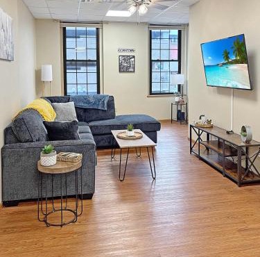 Vibrant 3BR in Heart of Downtown La Crosse