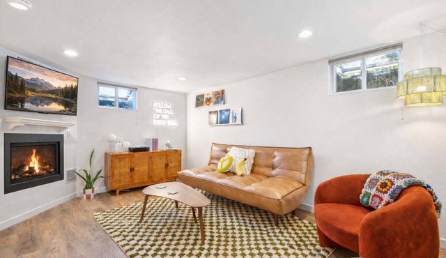 Vibrant 70s Bungalow Near Green Lake!
