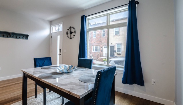 Vibrant and Modern 3bd townhouse in Fishtown w/ rooftop and parking