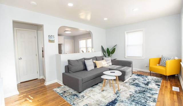 ⭐️Vibrant Beach Bungalow King Bed⭐️
