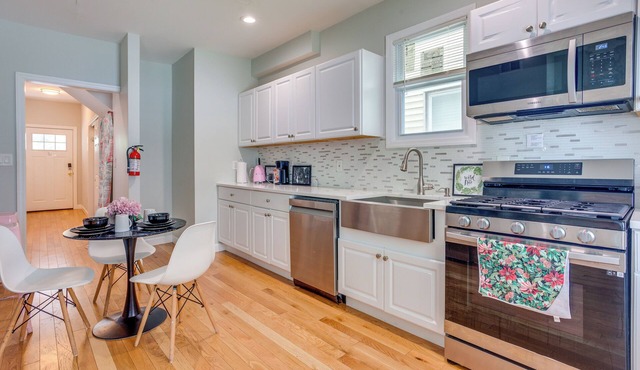 Vibrant East Orange Townhome Near Red Bull Arena!