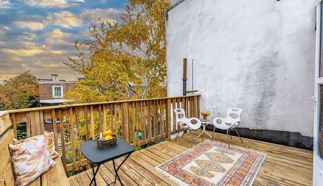Vibrant Fairmount Loft : Walk to Art Museum, Shops, Dining