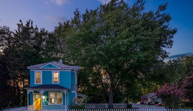 Vibrant, Historical Escape in Phoebus!