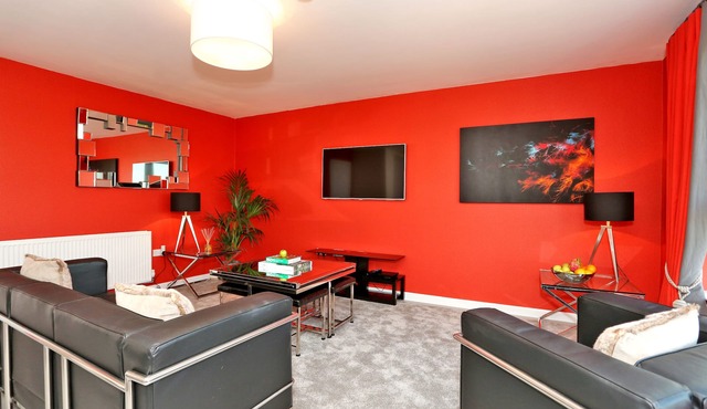 Vibrant Home in Aberdeen, Scotland