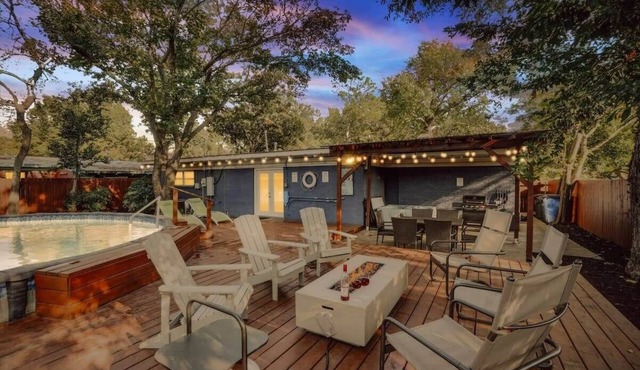 Vibrant House w Great Backyard, Pool and Jacuzzi