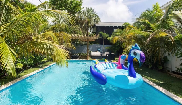 Vibrant Oasis W/Heated Pool - 3 Units N/Downtown
