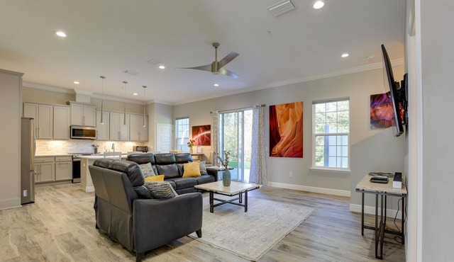 Vibrant Ocala Townhome: Close to Golf Club & WEC!