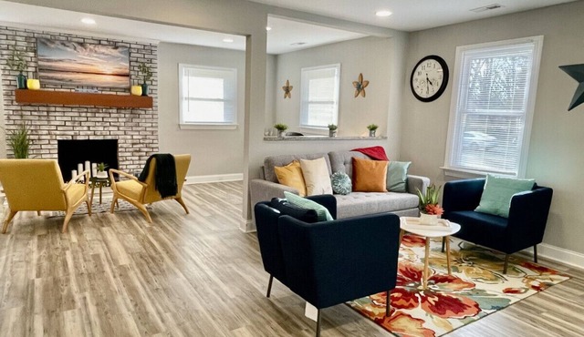 Vibrant Open Floor Plan Ranch Style Home at Prime Location!