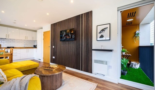 Vibrant Stay in Salford Quays