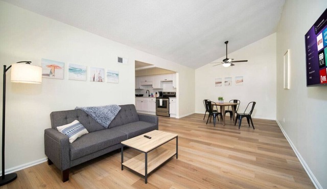 Vibrant Stay Near Museums and Beaches