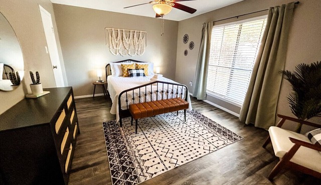 Vibrant Texan Escape with Patio & Gated Community