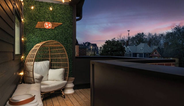 Vibrant townhome near downtown, breweries & campus