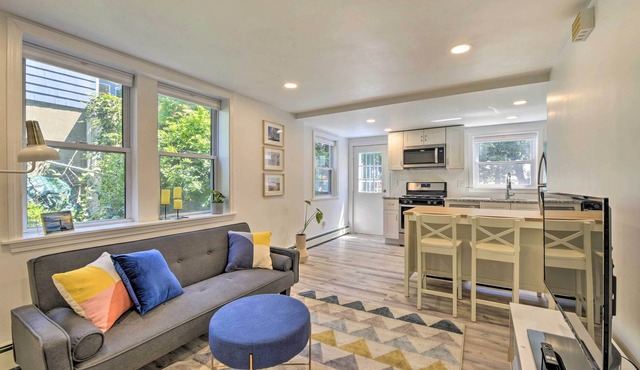 Vibrant Winthrop Apartment - Close to Ocean!