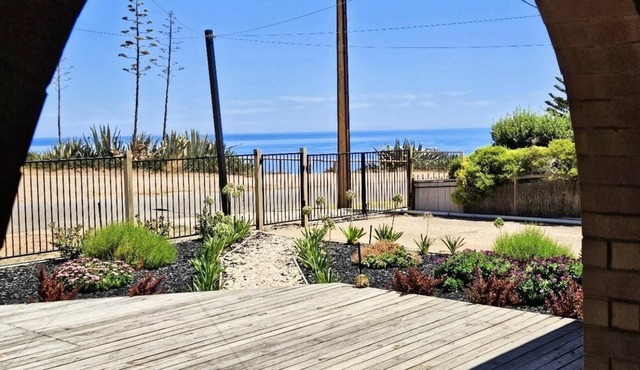 Vic's Place ~ Sellicks Beach - Chic Esplanade Retreat Perfect for Families