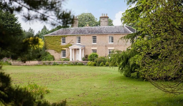 Vicarage House & Pool House