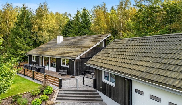 "Vicente" - 14km to the fjord by Interhome